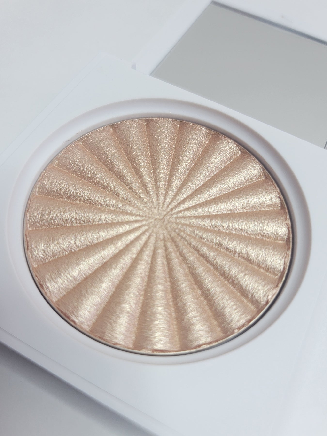 Nikkie Tutorials Glow Goals Highlighter